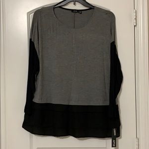 Lightweight Black & Gray Top!